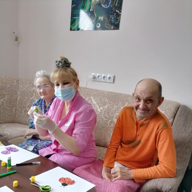 пожилые в пансионате